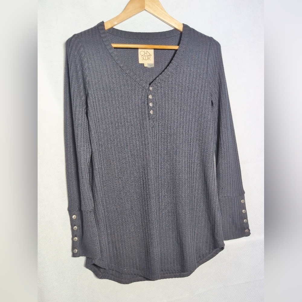 Chaser Black Waffle Weave Sz L Long Sleeve V-Neck Top Metal Buttons